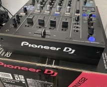 Pioneer CDJ-3000, Pioneer DJM-A9, Pioneer DJM-V10